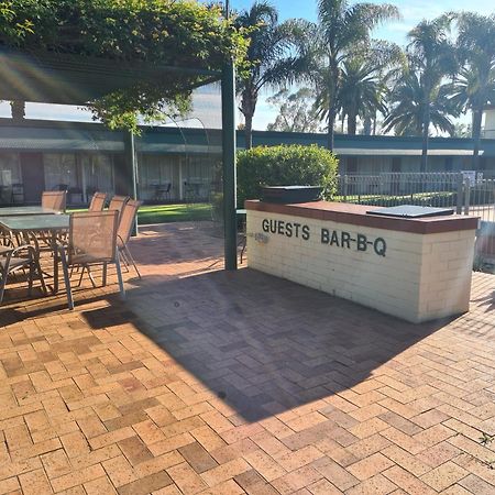 Motel Riverina Leeton エクステリア 写真