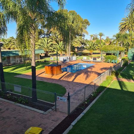 Motel Riverina Leeton エクステリア 写真