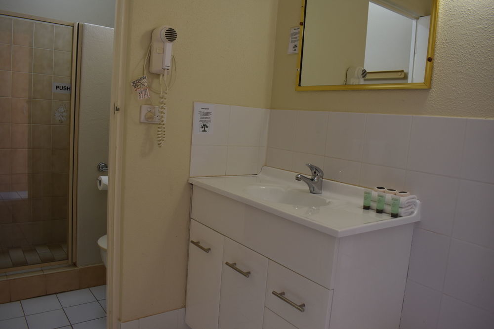 Motel Riverina Leeton エクステリア 写真