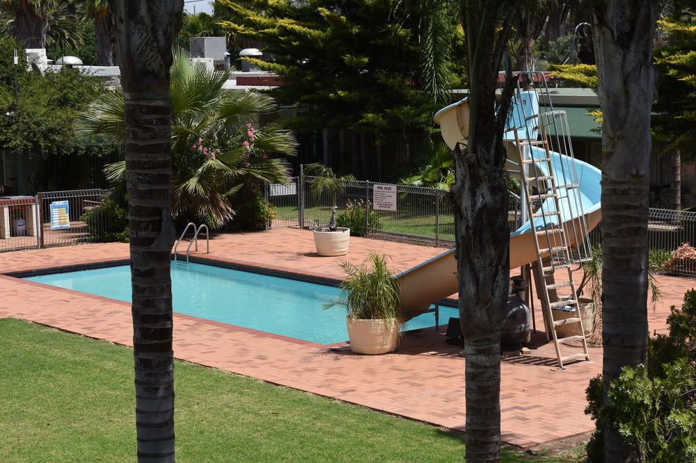 Motel Riverina Leeton エクステリア 写真