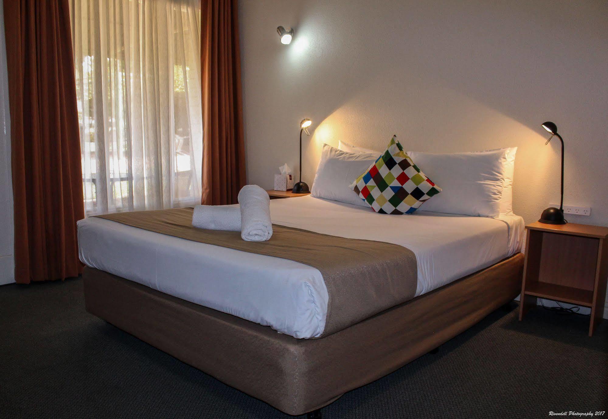 Motel Riverina Leeton エクステリア 写真