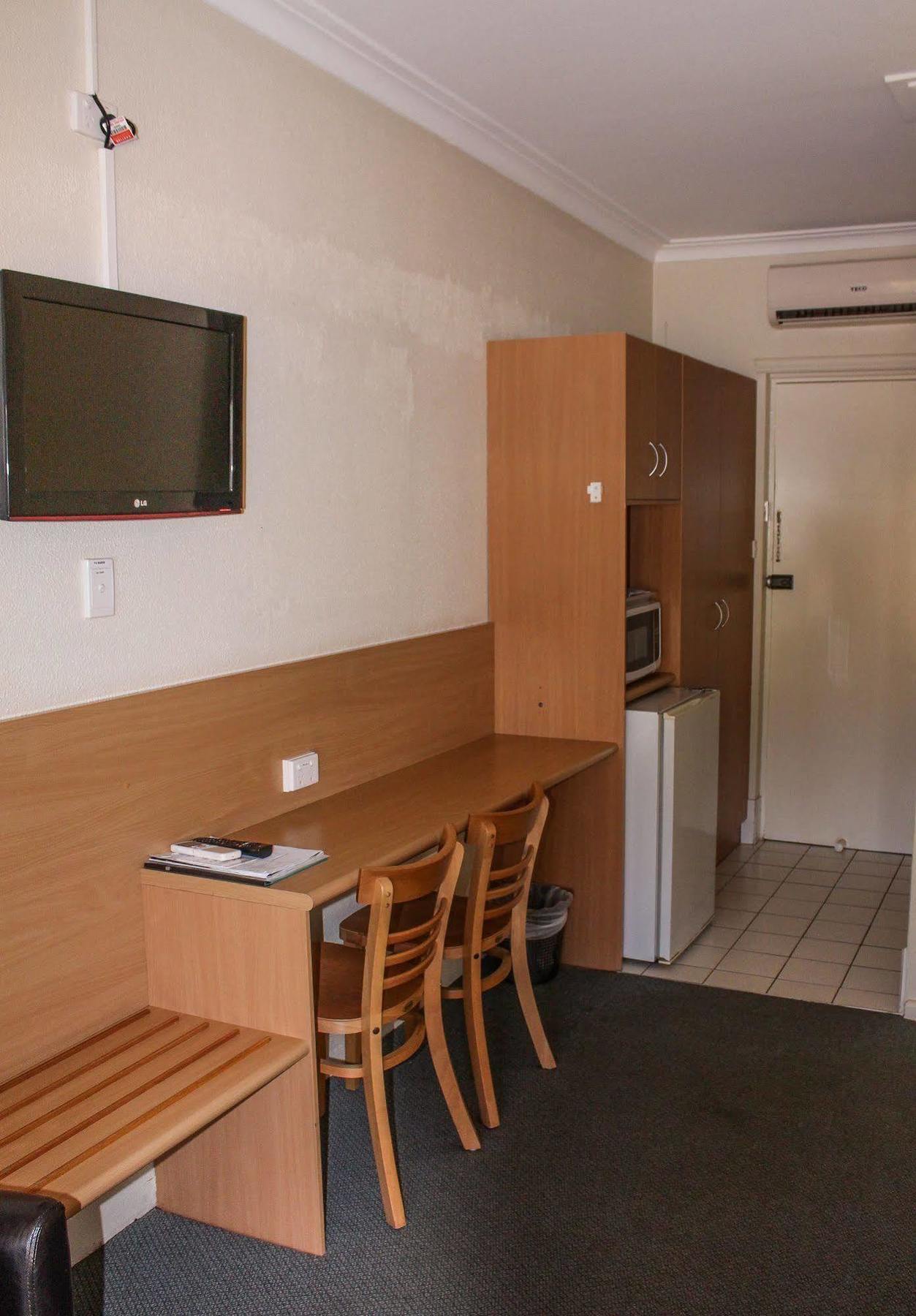 Motel Riverina Leeton エクステリア 写真