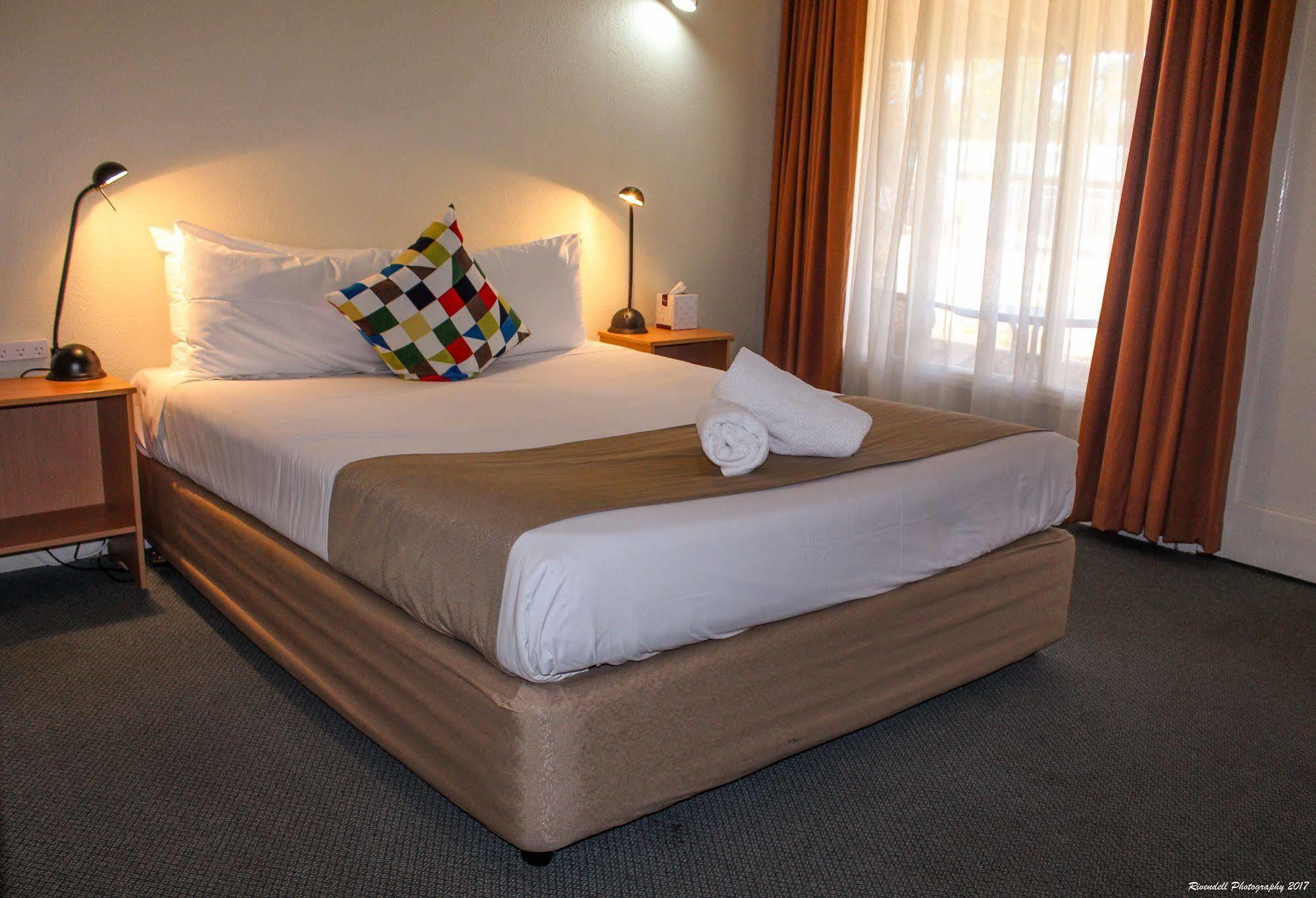 Motel Riverina Leeton エクステリア 写真