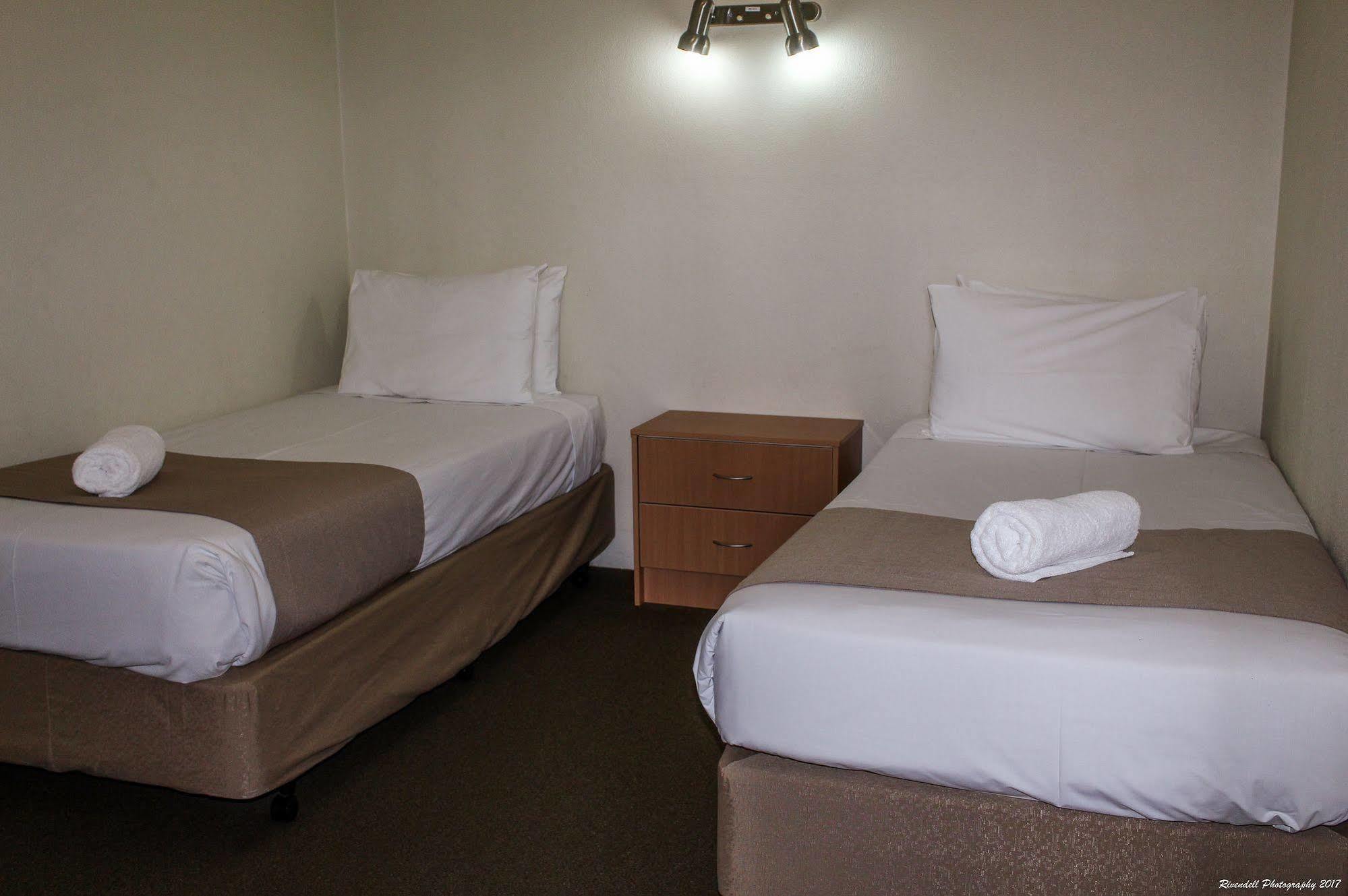 Motel Riverina Leeton エクステリア 写真
